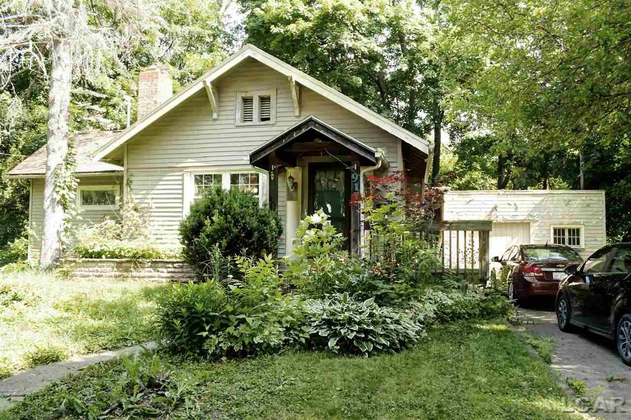 914 Vine St, Adrian, MI